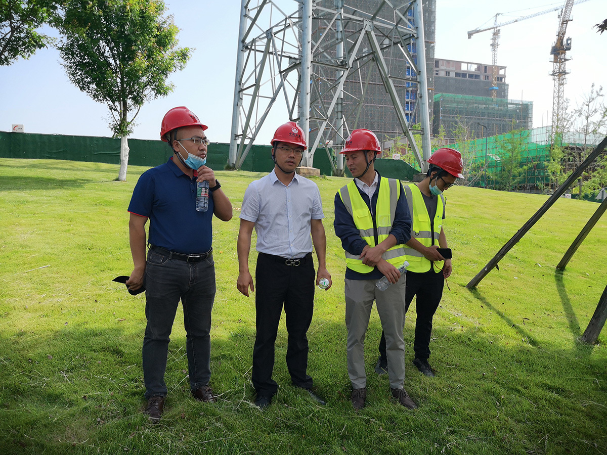 	集团党委委员、副总经理苏少华到生物城市政管网检修工程（一期）项目检查慰问